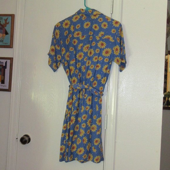 Medium Short Sleeve Blue Sunflower Romper - Picture 3 of 5